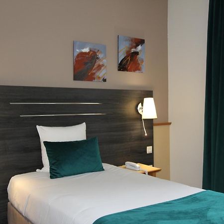 Hotel Cerise - Les Sources Luxeuil-Les-Bains Εξωτερικό φωτογραφία