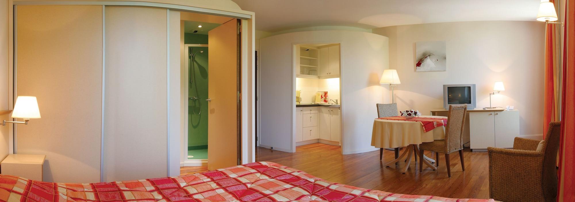 Hotel Cerise - Les Sources Luxeuil-Les-Bains Εξωτερικό φωτογραφία