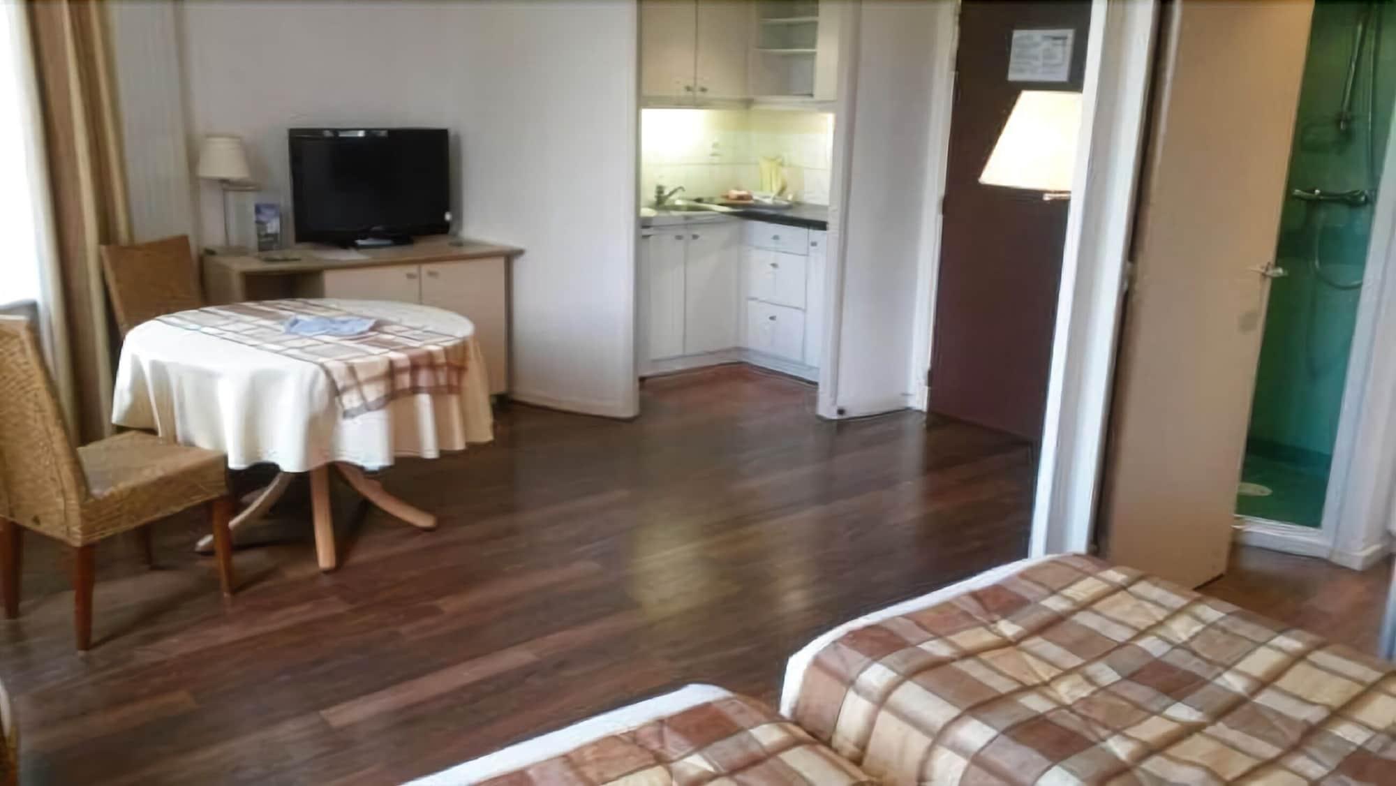 Hotel Cerise - Les Sources Luxeuil-Les-Bains Εξωτερικό φωτογραφία