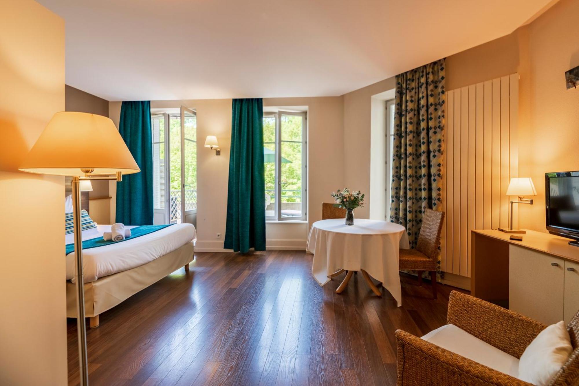 Hotel Cerise - Les Sources Luxeuil-Les-Bains Εξωτερικό φωτογραφία