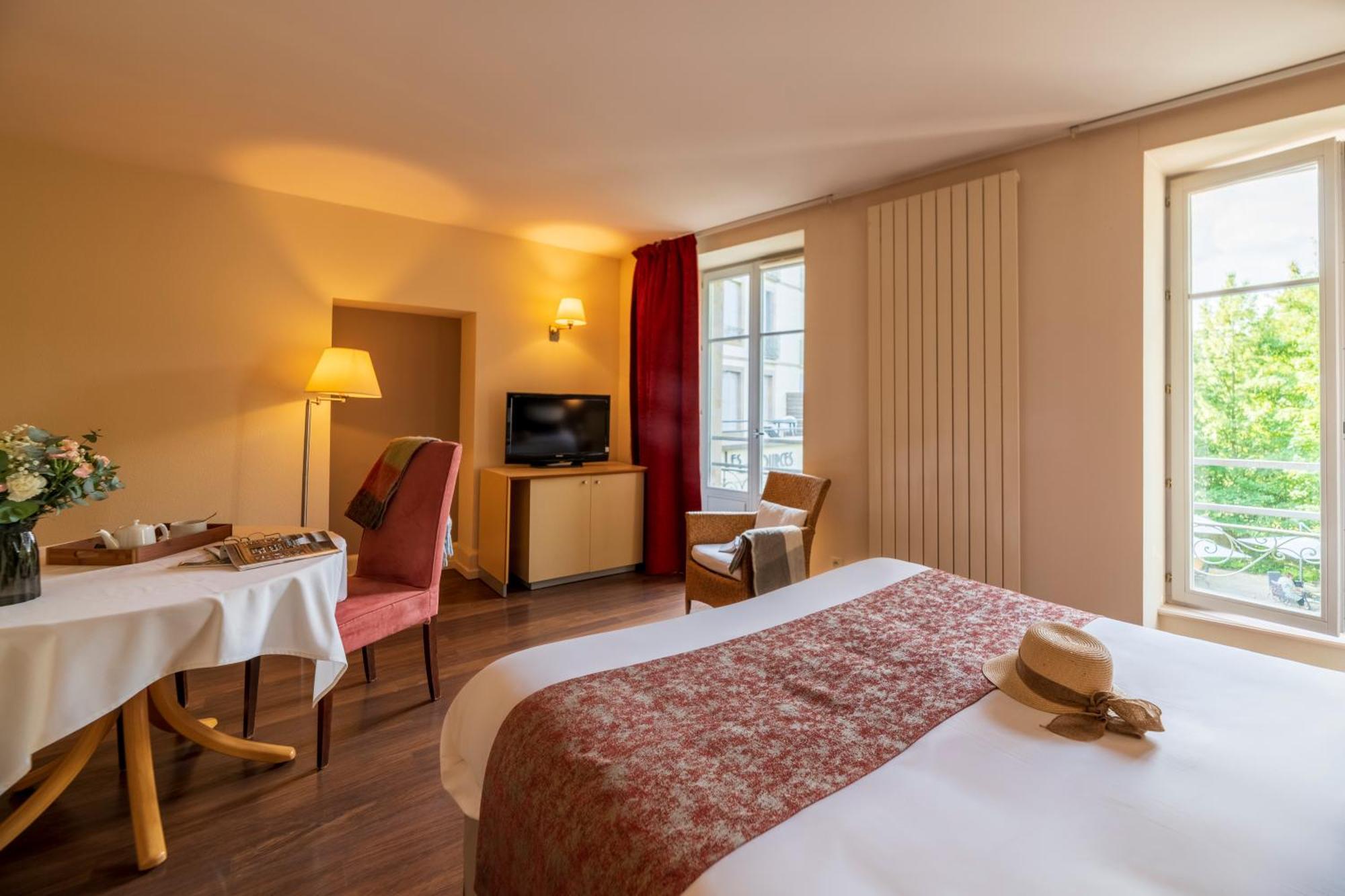Hotel Cerise - Les Sources Luxeuil-Les-Bains Εξωτερικό φωτογραφία