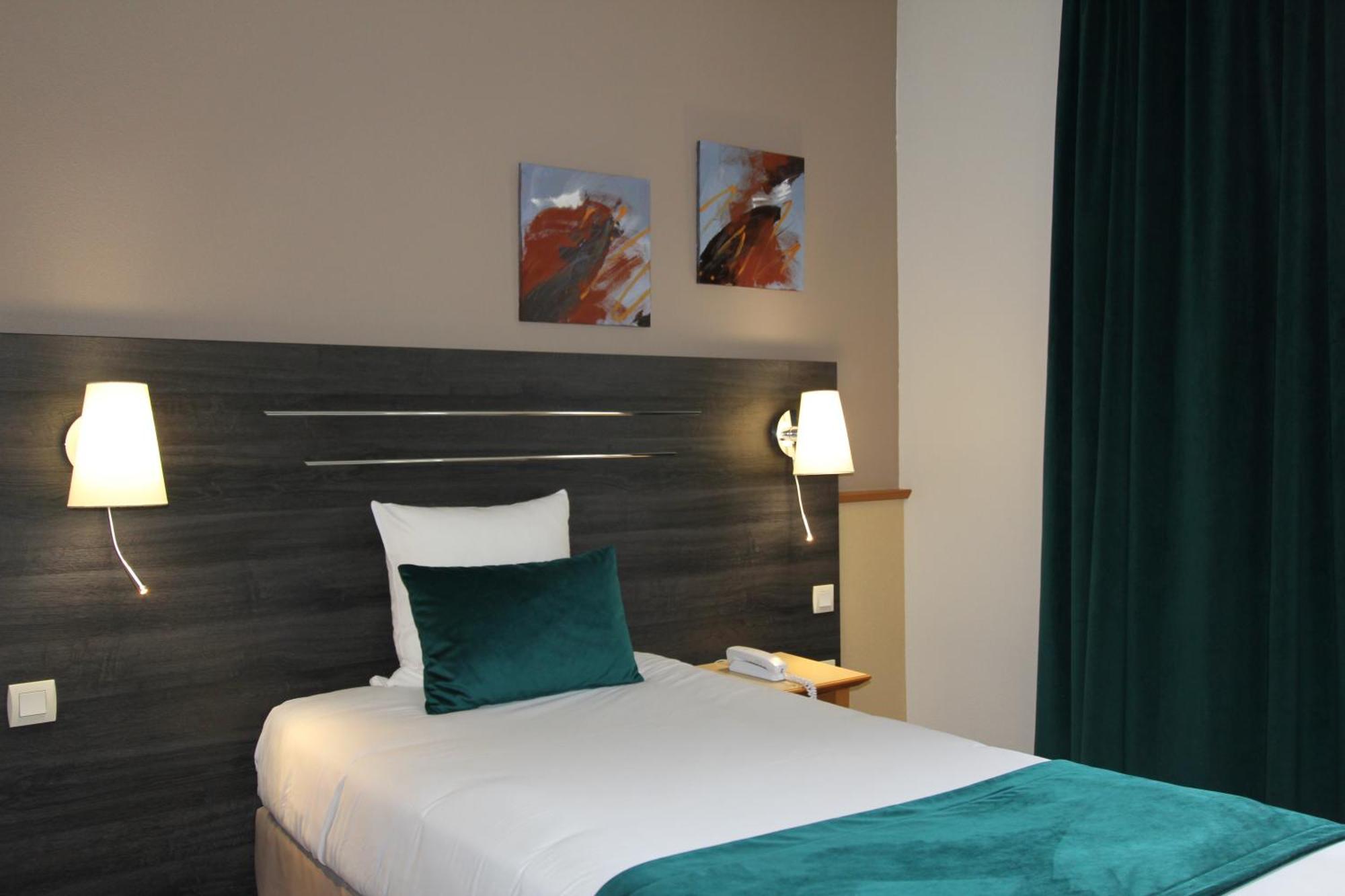 Hotel Cerise - Les Sources Luxeuil-Les-Bains Εξωτερικό φωτογραφία